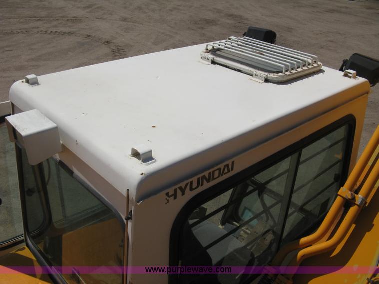 image for item E7901 1994 Hyundai Robex 290LC excavator