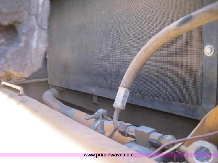 image for item E7901 1994 Hyundai Robex 290LC excavator