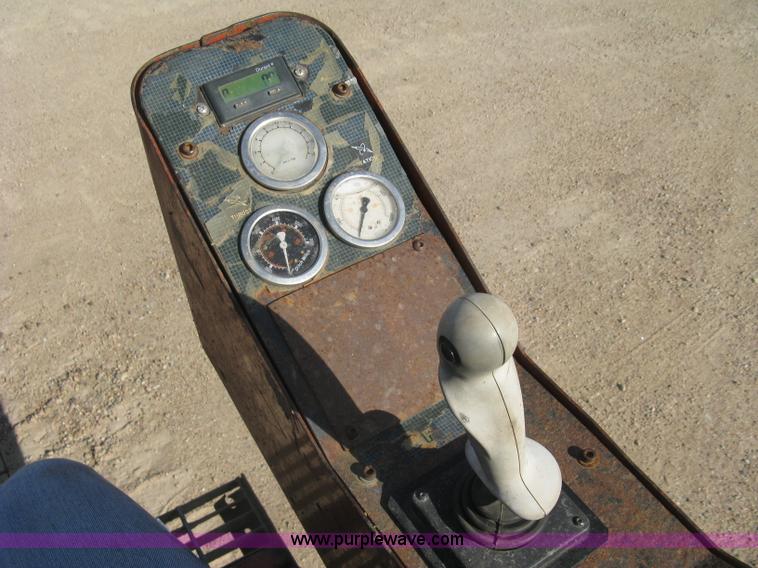 image for item E7904 2000 Ditch Witch JT4020 directional drill