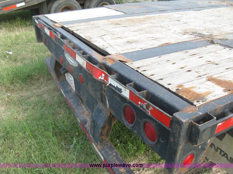 image for item E7906 2001 Fontaine step deck trailer