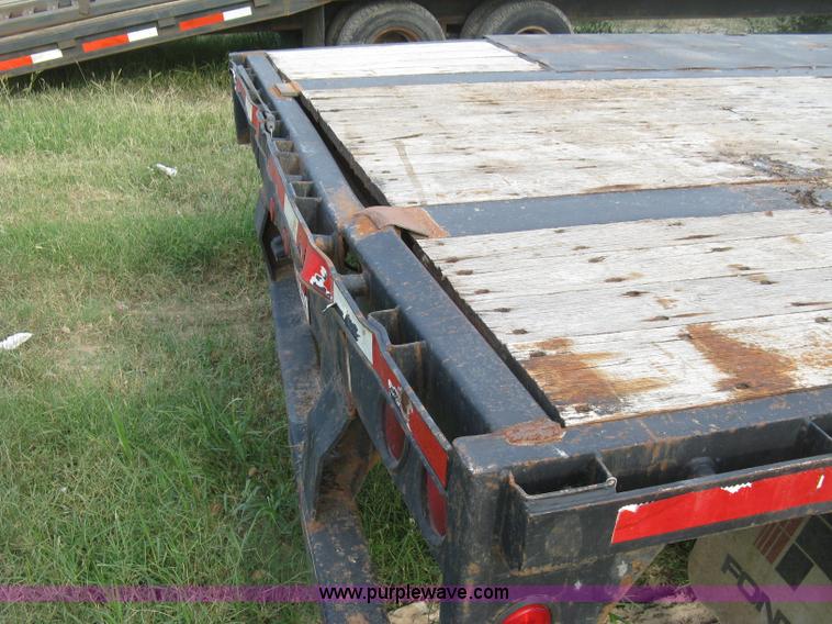 image for item E7906 2001 Fontaine step deck trailer