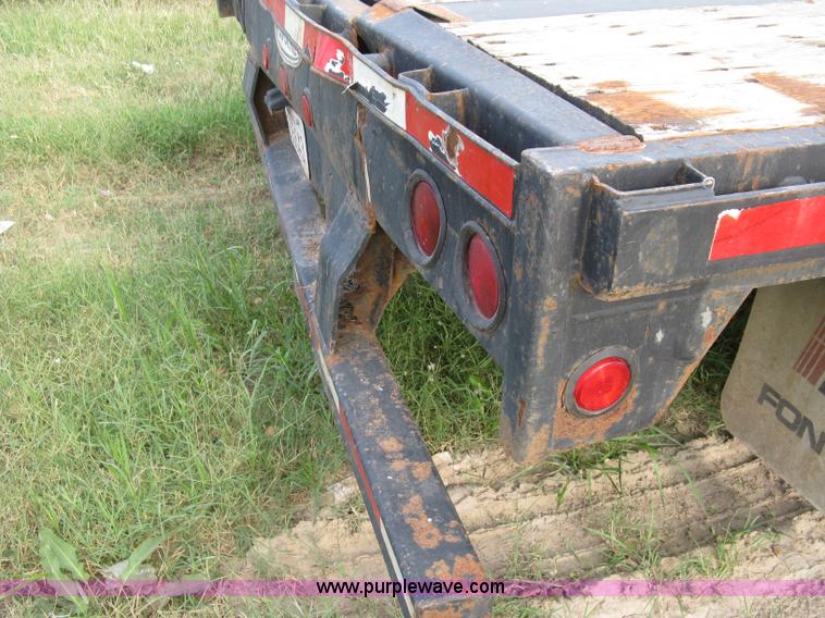 image for item E7906 2001 Fontaine step deck trailer