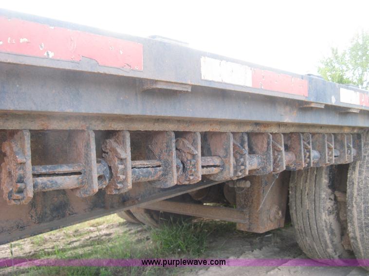 image for item E7906 2001 Fontaine step deck trailer