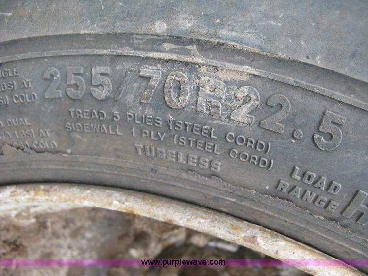 image for item E7906 2001 Fontaine step deck trailer