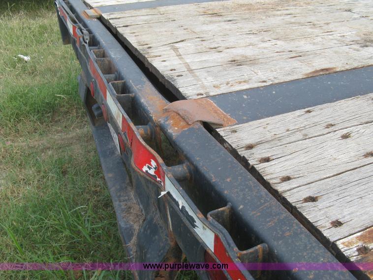 image for item E7906 2001 Fontaine step deck trailer