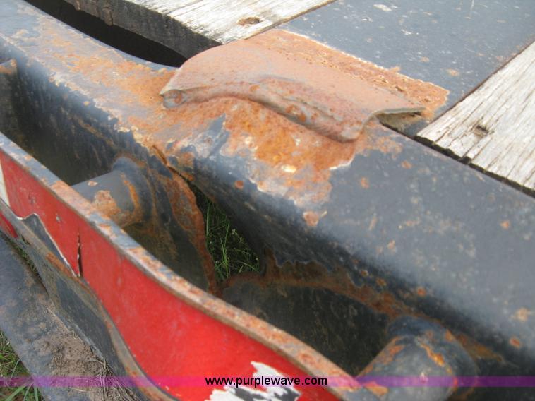 image for item E7906 2001 Fontaine step deck trailer