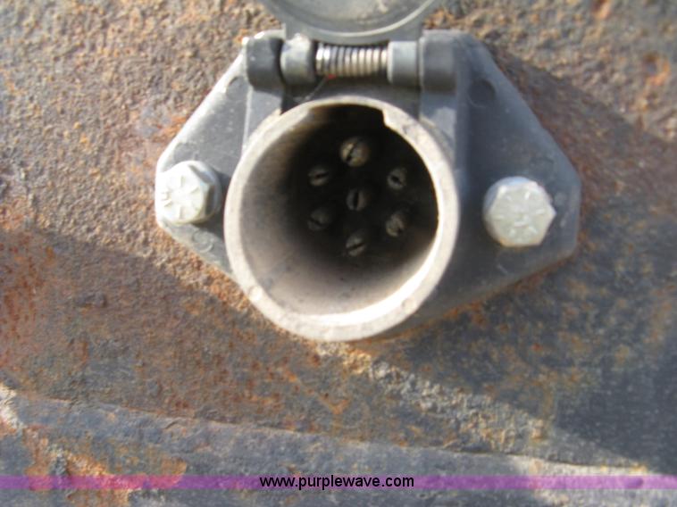 image for item E7906 2001 Fontaine step deck trailer