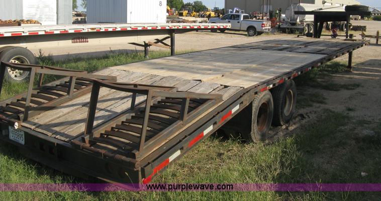 image for item E7910 1998 Overbilt flatbed trailer