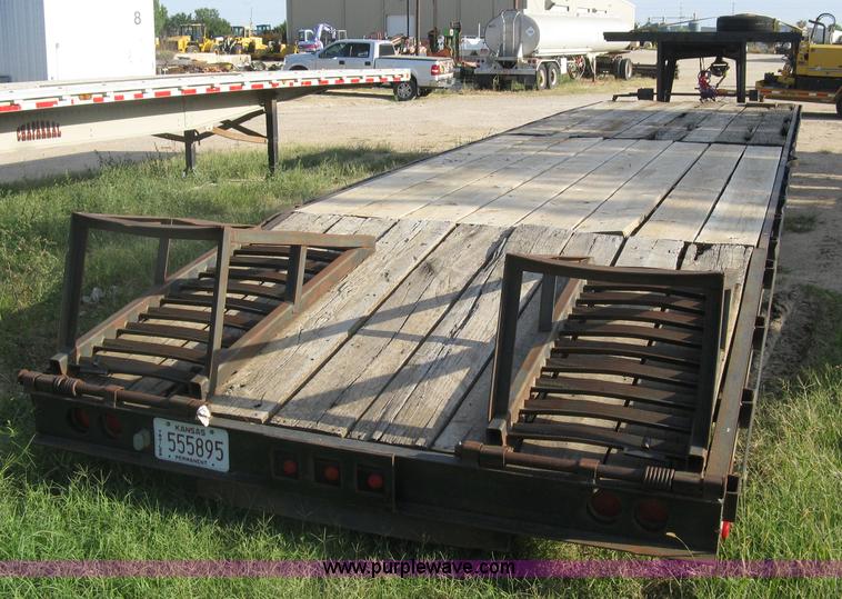 image for item E7910 1998 Overbilt flatbed trailer