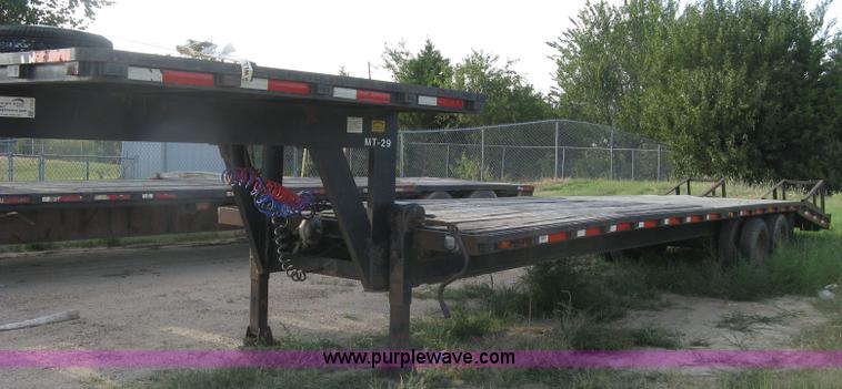 image for item E7910 1998 Overbilt flatbed trailer
