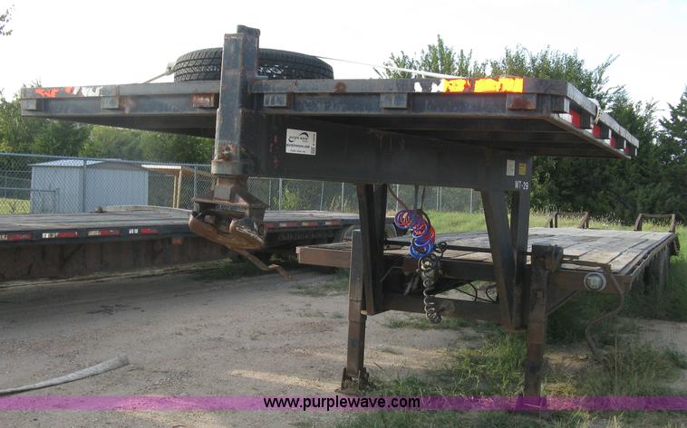 image for item E7910 1998 Overbilt flatbed trailer