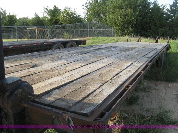 image for item E7910 1998 Overbilt flatbed trailer