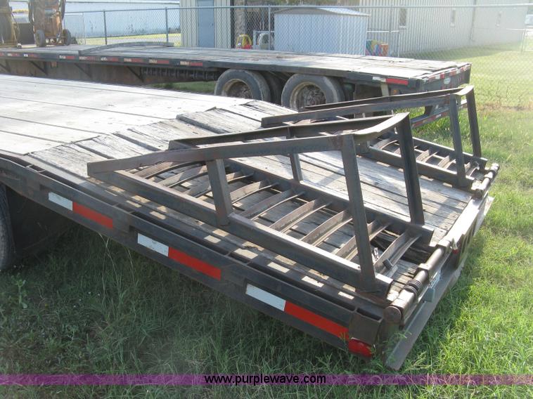 image for item E7910 1998 Overbilt flatbed trailer