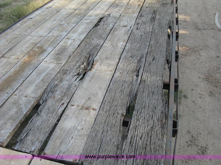 image for item E7910 1998 Overbilt flatbed trailer