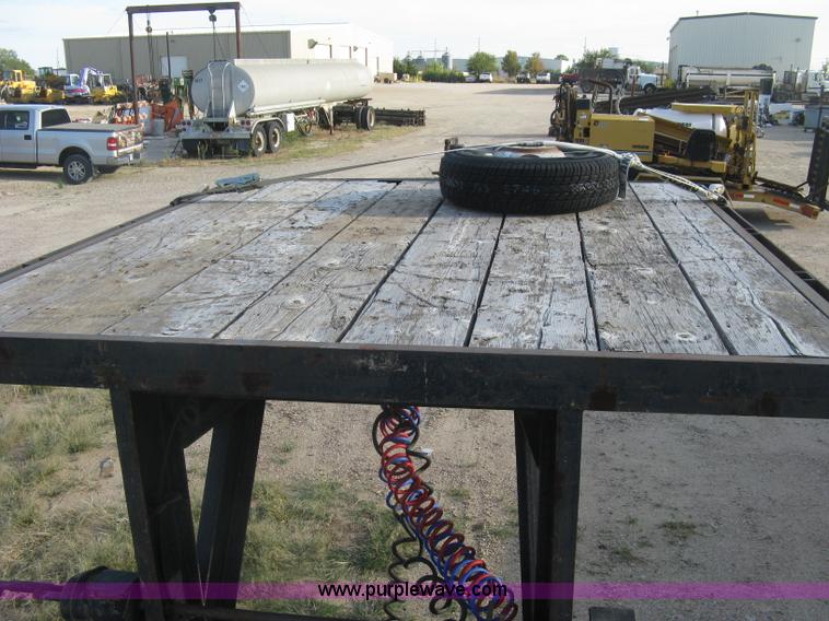 image for item E7910 1998 Overbilt flatbed trailer