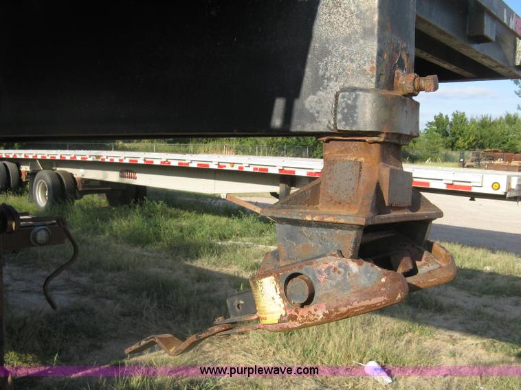 image for item E7910 1998 Overbilt flatbed trailer
