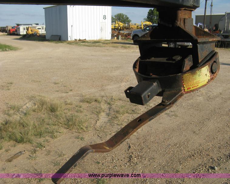 image for item E7910 1998 Overbilt flatbed trailer