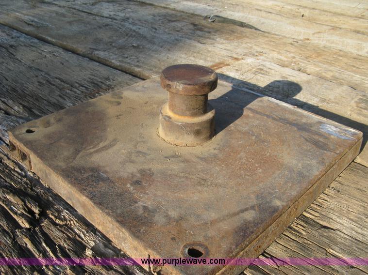 image for item E7910 1998 Overbilt flatbed trailer