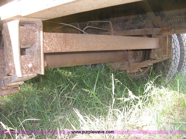 image for item E7910 1998 Overbilt flatbed trailer