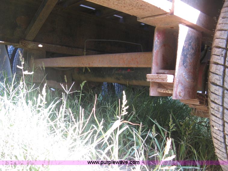 image for item E7910 1998 Overbilt flatbed trailer