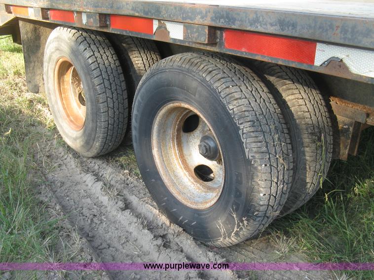 image for item E7910 1998 Overbilt flatbed trailer