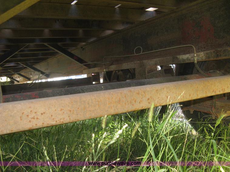 image for item E7910 1998 Overbilt flatbed trailer