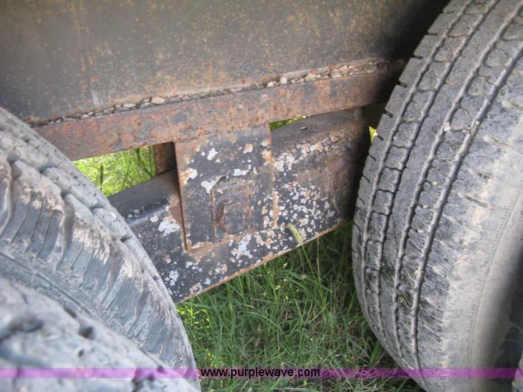 image for item E7910 1998 Overbilt flatbed trailer