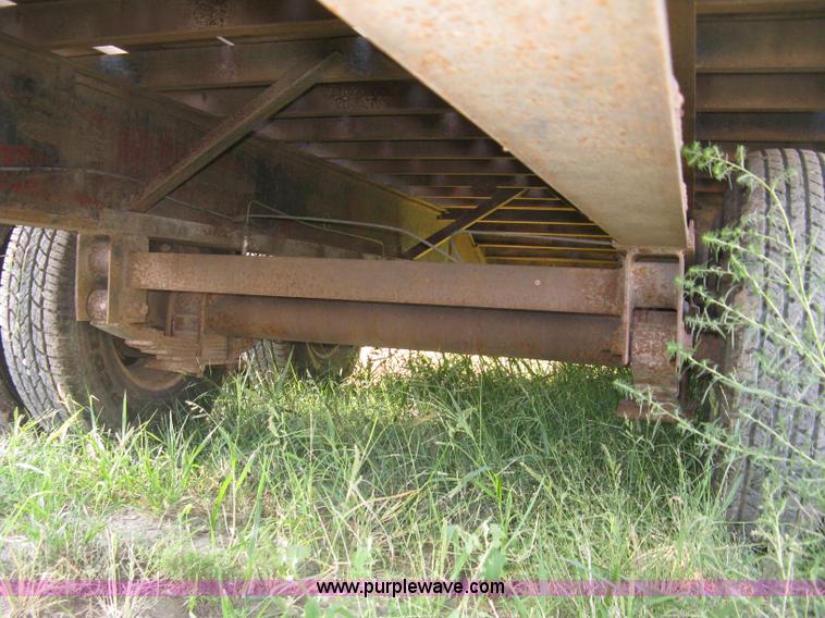 image for item E7910 1998 Overbilt flatbed trailer