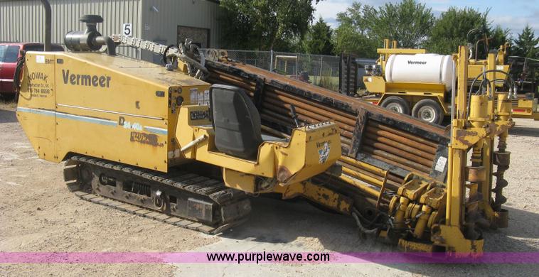 image for item E7912 1995 Vermeer D24X40A directional drill