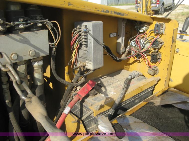 image for item E7912 1995 Vermeer D24X40A directional drill