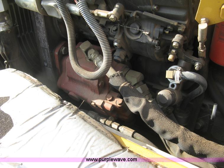 image for item E7912 1995 Vermeer D24X40A directional drill