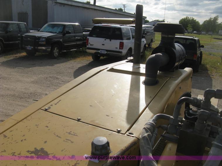 image for item E7912 1995 Vermeer D24X40A directional drill