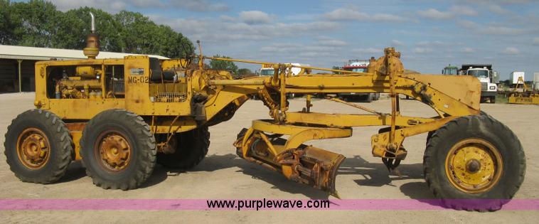 image for item E7915 1963 Caterpillar 12E rigid frame motor grader