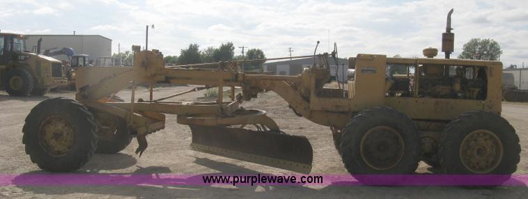 image for item E7915 1963 Caterpillar 12E rigid frame motor grader