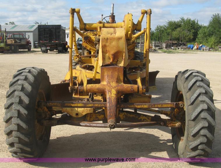 image for item E7915 1963 Caterpillar 12E rigid frame motor grader