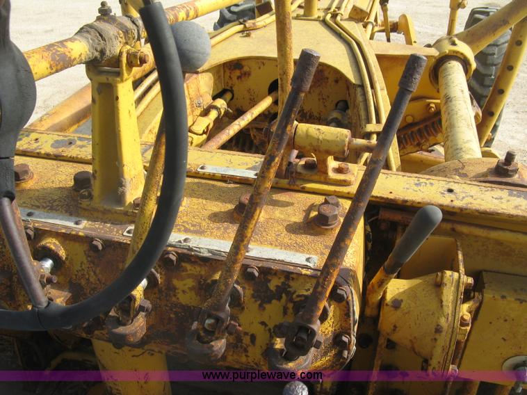 image for item E7915 1963 Caterpillar 12E rigid frame motor grader
