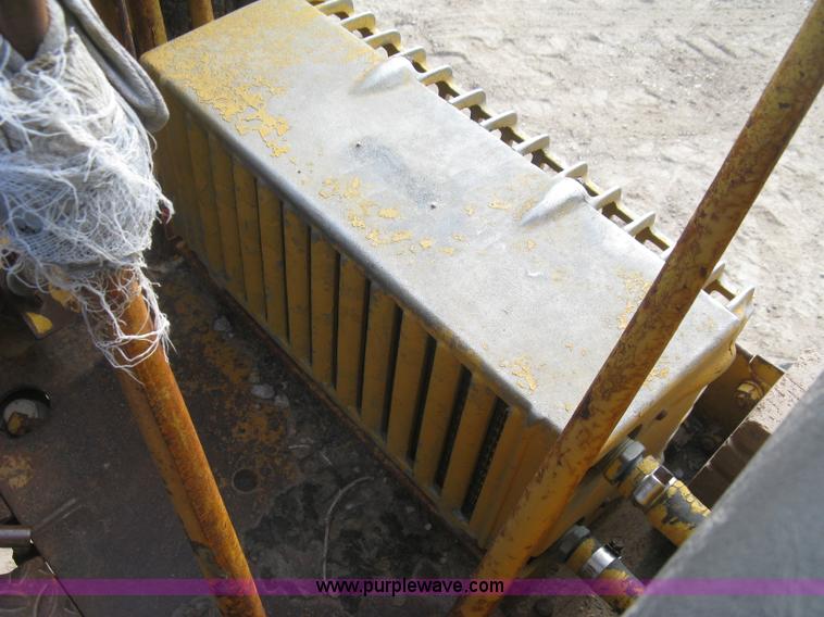 image for item E7915 1963 Caterpillar 12E rigid frame motor grader