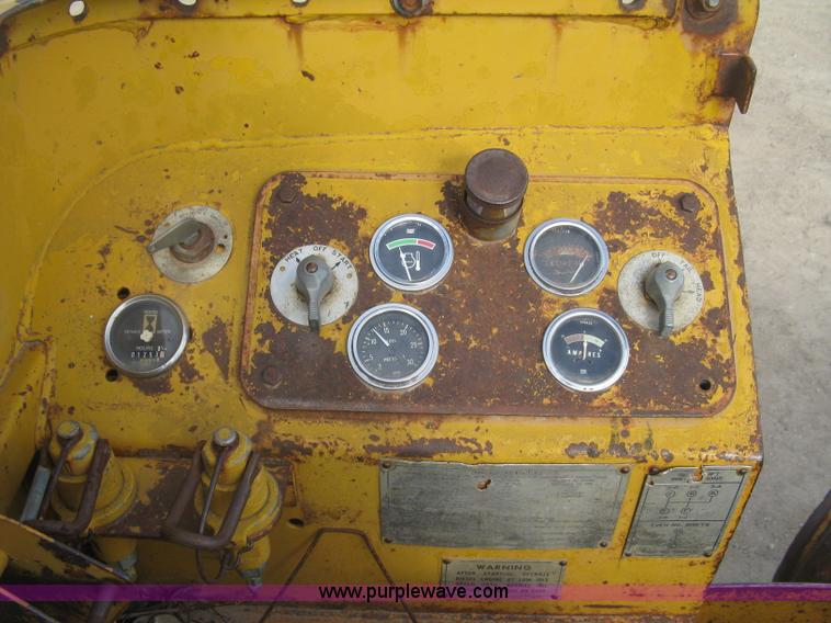 image for item E7915 1963 Caterpillar 12E rigid frame motor grader