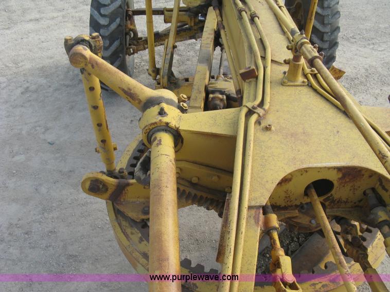image for item E7915 1963 Caterpillar 12E rigid frame motor grader