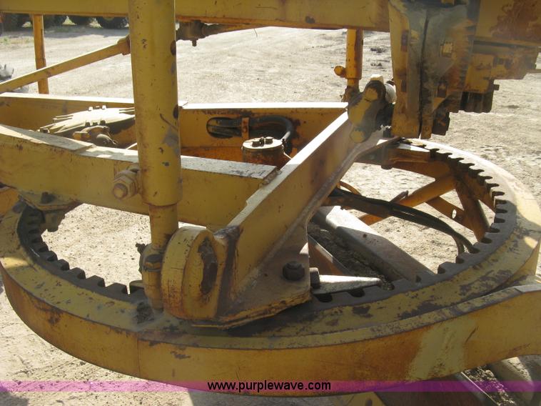 image for item E7915 1963 Caterpillar 12E rigid frame motor grader