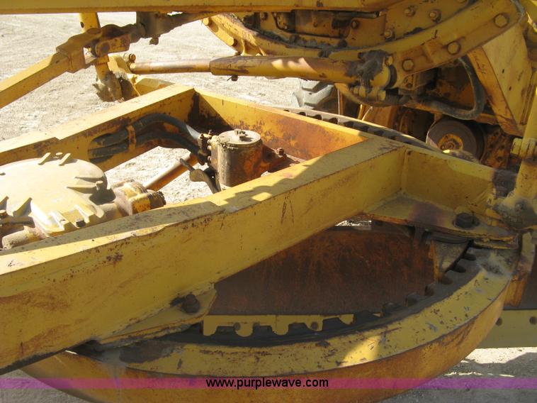 image for item E7915 1963 Caterpillar 12E rigid frame motor grader