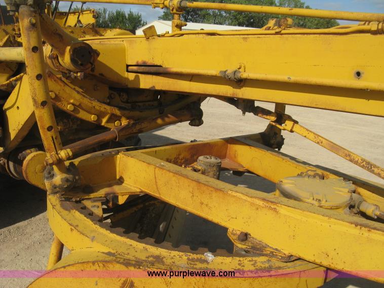 image for item E7915 1963 Caterpillar 12E rigid frame motor grader