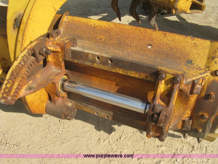 image for item E7915 1963 Caterpillar 12E rigid frame motor grader