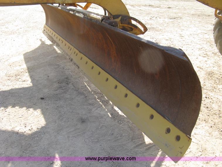 image for item E7915 1963 Caterpillar 12E rigid frame motor grader