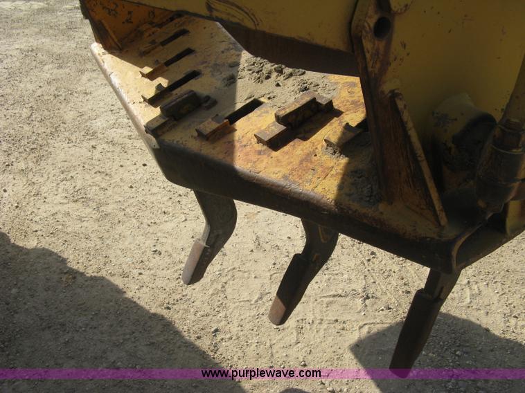 image for item E7915 1963 Caterpillar 12E rigid frame motor grader