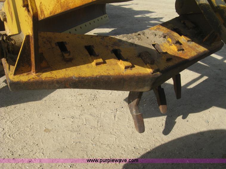 image for item E7915 1963 Caterpillar 12E rigid frame motor grader