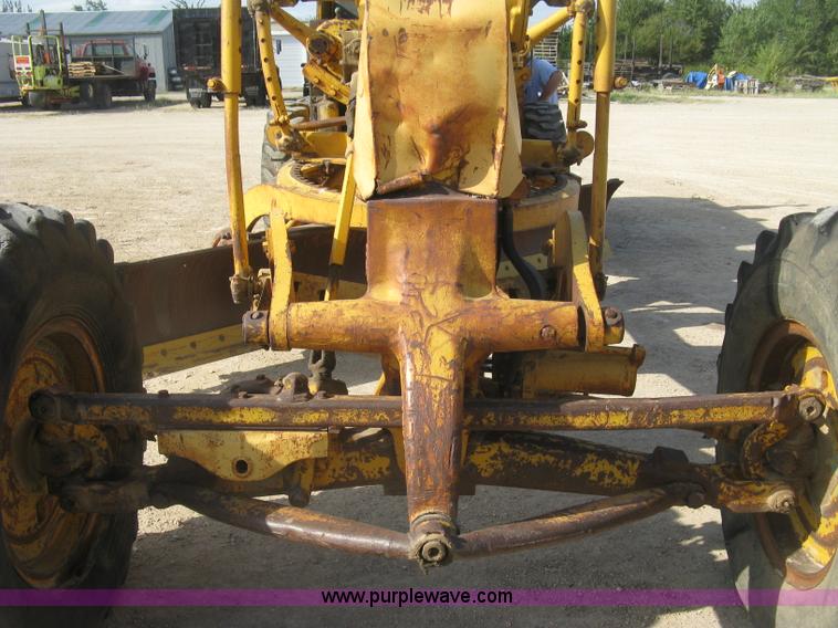 image for item E7915 1963 Caterpillar 12E rigid frame motor grader