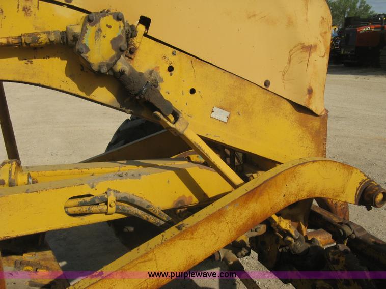 image for item E7915 1963 Caterpillar 12E rigid frame motor grader