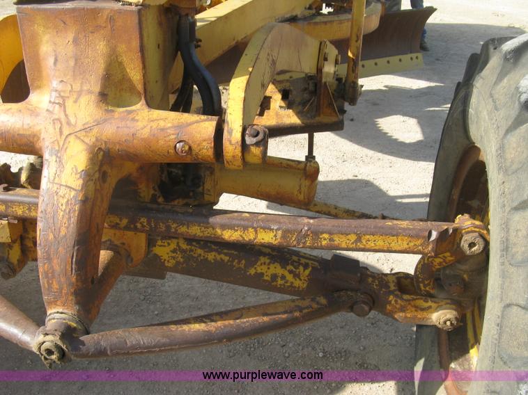image for item E7915 1963 Caterpillar 12E rigid frame motor grader
