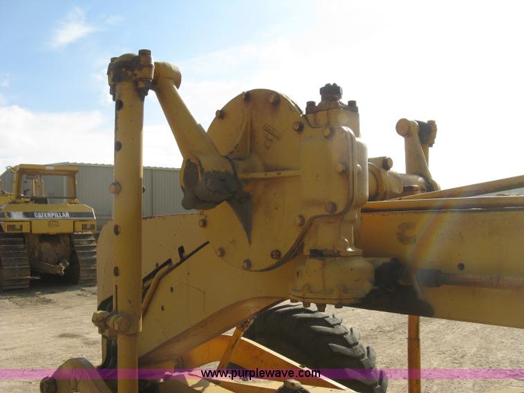 image for item E7915 1963 Caterpillar 12E rigid frame motor grader